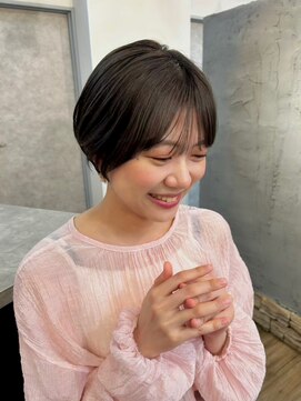 ヴィサージュバスク(VISAGE ba.s.k) ふんわり質感のフェミニン大人ショート◎