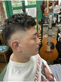 アイロンパーマ　スキンフェード