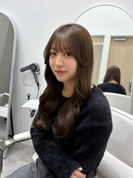 スリー(THREE) 大人可愛い上品で艶のあるヘア