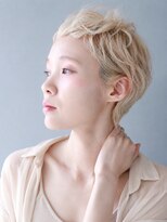 フリップビーアヴェダ(FLIP B AVEDA) 透けるハイトーン、大人のベリーショート