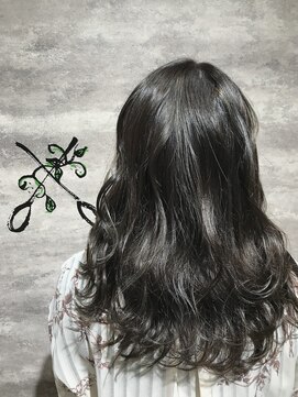 ヘアー ブランコ(hair Blanco) ナチュラルグラデーショングレー&ハイライト