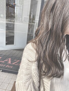 ブレイズ ザ サロン(BLAZE THE SALON) 透け感◎ 濃いめアッシュグレージュ【BLAZE 大庭】