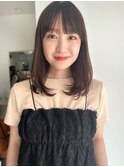 内巻きレイヤー　ミディアムヘア　前髪カット　メルティカラー