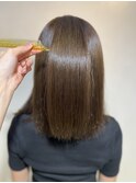 髪質改善カラー　ブラウン　ツヤ髪スタイル