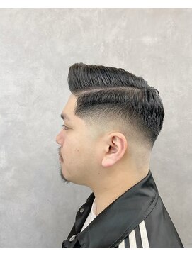 フラット(FLAT) ポンパドール×スキンフェード