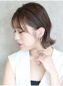 シースルーバング+耳かけ切りっぱなしボブ