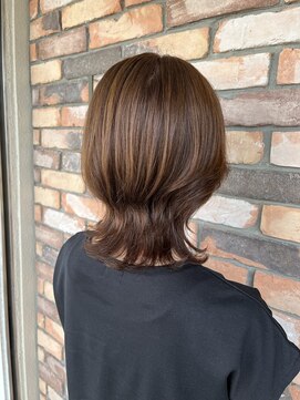 リエート(Lieto) くびれレイヤー　ミディアムウルフ