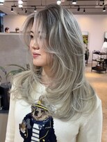 メリー オオサカ(Merly Osaka)&nbsp;スタイリストのこだわりが詰まったレイヤー×バレイヤージュ