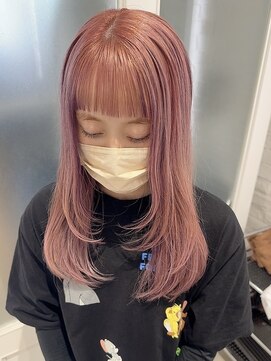 ノブレス ノアール(NOBLESSE NOIR) ピンクカラー／レイヤーカット／紫ハイライト