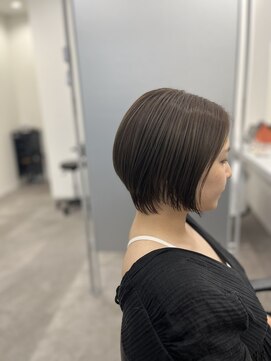 トイロ ウィステリア(toiro wisteria) ショートボブ×シアーブラウン