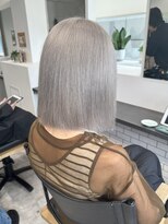 カラ ヘアーサロン(Kala Hair Salon)&nbsp;ホワイトシルバー
