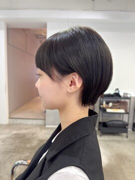 メモリーズ 表参道(Memories) 耳かけショートボブ前髪あり丸みショート20代30代40代