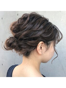 キャンバス(canvas) シニヨン