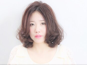 ローランサン(laurencin)の写真/大人女性に人気☆低アルカリ処方でダメージを抑えながら、明るい白髪染めを実現！低刺激で艶感UP♪