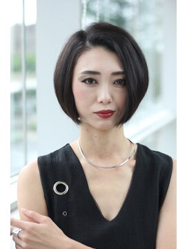 ミスエッセンス(MISS ESSENCE) 美しいシルエットのボブは大人女性を輝かす/ミスエッセンス竹下