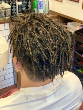 ビアードバーバーショップ(BEARDBARBERSHOP) 針金パーマ×スキンフェード