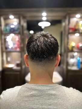 バレス 田町(BALES) [スキンフェード/ツイストスパイラル/田町]