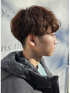 六本木美容室 白金店 マッシュ/センターパート/波巻きパーマ/黒髪/眉毛カット