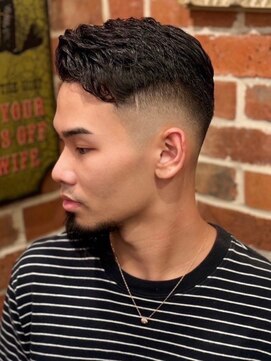 プレミアムバーバー 新宿店(PREMIUM BARBER produce by HIRO GINZA) 【スキンフェード×ナチュラルパーマ】
