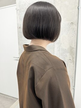 モリオ(morio) 黒髪ワンレングス　ミニボブ