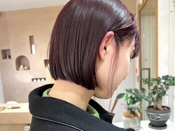 ユッカ 梅田(YUCCA)の写真/【女性らしい抜け感×あなただけのバランス】で魅了！一人一人の骨格に合わせたバランスのあるショートにー