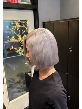 ヘアーシグネチャー(Hair Signature) White