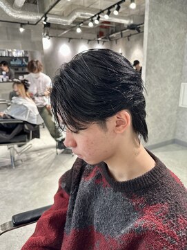 スタッド 松戸(stud. Men‘s) アッシュブラックセンターパートフェザー