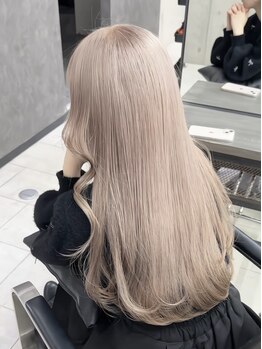 クヴェルアンドコー(Kvell&Co.)の写真/【心斎橋徒歩3分】透明感溢れるミルクティーカラーが人気◎色落ちまで美しい上品な色味に♪