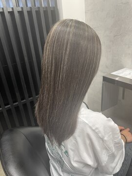 モエバイアリア(Moe by aria) 白髪隠しでもいけるハイライトカラー