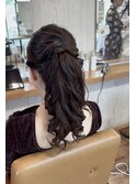 お呼ばれヘアにもおすすめ！ボリュームたっぷりポニーテール