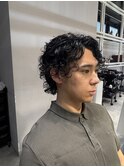 外国人風カーリーパーマ×メンズミディアム