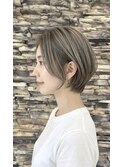 大人の前下がりボブ
