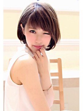 レウナ 外苑前(Reuna) オトナ女性・シルエットが綺麗な耳かけボブ