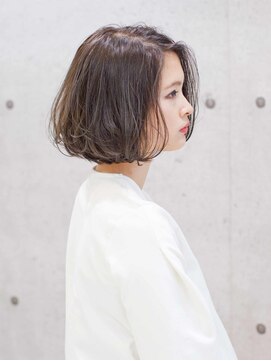 ヴィータギョランザカ(vita gyoranzaka) 20代30代40代極細ハイライト大人ナチュラルボブ