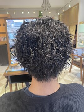 リボーン ビューティー リゾート 松戸店(re-born Beauty Resort) カルマパーマウルフアッシュブラックベリーショート