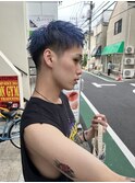 アップバングショート ブリーチカラー ビビットブルー 短髪