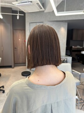 ソワ 錦糸町(soi) 前下がりボブ_ハイトーンカラー_前髪パーマ_ぱっつん前髪