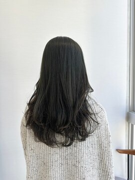 ガリカ 博多(Gallica) <入佐ひなの>たっぷりレイヤーで動きが出て可愛いゆるふわロング