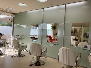 ヘア ド シェーヌ(hair de che-ne)の写真/完全マンツーマンのプライベート空間で、周りを気にせずリラックス♪自分だけの特別なサロンTimeを＊