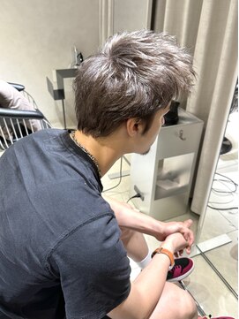 ユーフォリア 池袋東口駅前店(Euphoria) ハイライトセンターパートメッシュダブルカラーツーブロック