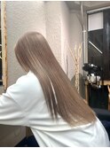 ピンクベージュ