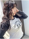 黒髪ロングパーマ