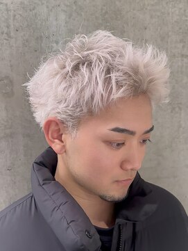 モニカ(MONIQA) ホワイト