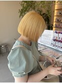 ハイトーンブリーチカラー×切りっぱなし小顔丸みボブヘア