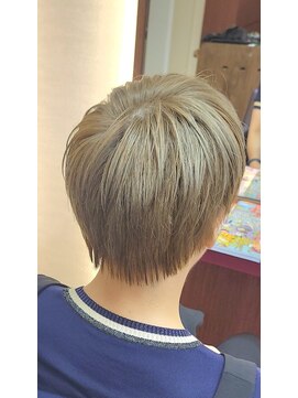 エルモレナータ(Hair lounge Elmorenata) 爽やかショートヘアー