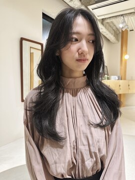 ニール 名古屋 伏見 丸の内(NEELU) 【NEELU_misa】レイヤーカット グレーアッシュ