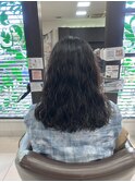 動きもボリュームも叶うくるくるパーマ