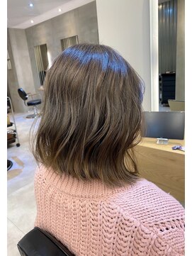 ジーナ セントラル銀座(Zina) 小顔オリーブカラーボブルフハイライトカラークールショート