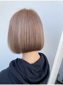 ＊シュッと真っ直ぐなシンプルボブにベージュ！可愛い！！