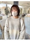 ショートボブ　フェイスレイヤー　ベージュ